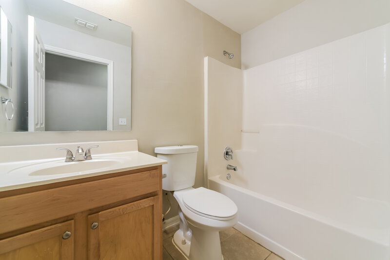 2,070/Mo, 2925 White Magnolia Loop Clermont, FL 34711 Bathroom View