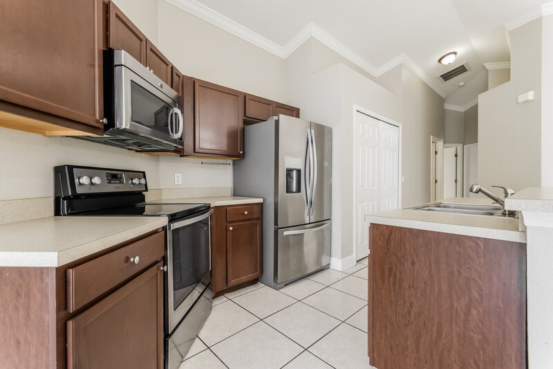2,075/Mo, 2215 Jessa Dr Kissimmee, FL 34743 Kitchen View 2