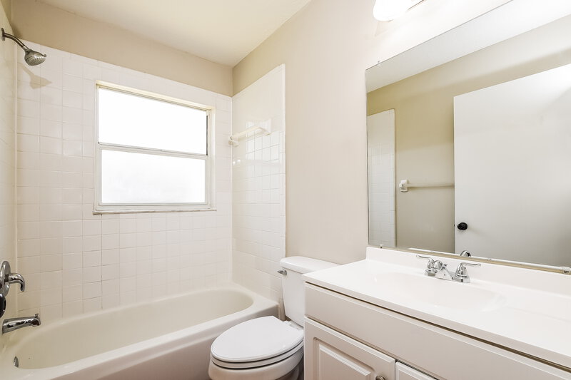 2,285/Mo, 1199 Twin Rivers Blvd Oviedo, FL 32766 Bathroom View