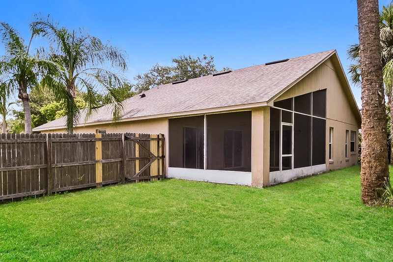 2,285/Mo, 1199 Twin Rivers Blvd Oviedo, FL 32766 Rear View