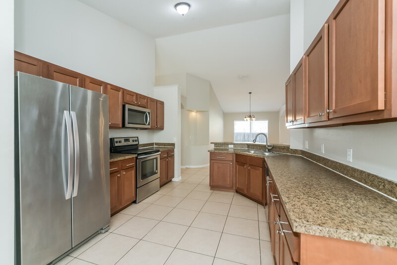 2,195/Mo, 4643 Eagle Peak Dr Kissimmee, FL 34746 Kitchen View 2