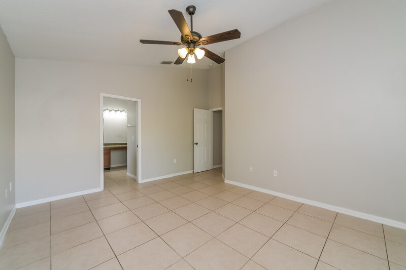 2,195/Mo, 4643 Eagle Peak Dr Kissimmee, FL 34746 Main Bedroom View 2