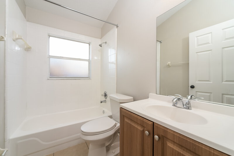 2,195/Mo, 4643 Eagle Peak Dr Kissimmee, FL 34746 Bathroom View