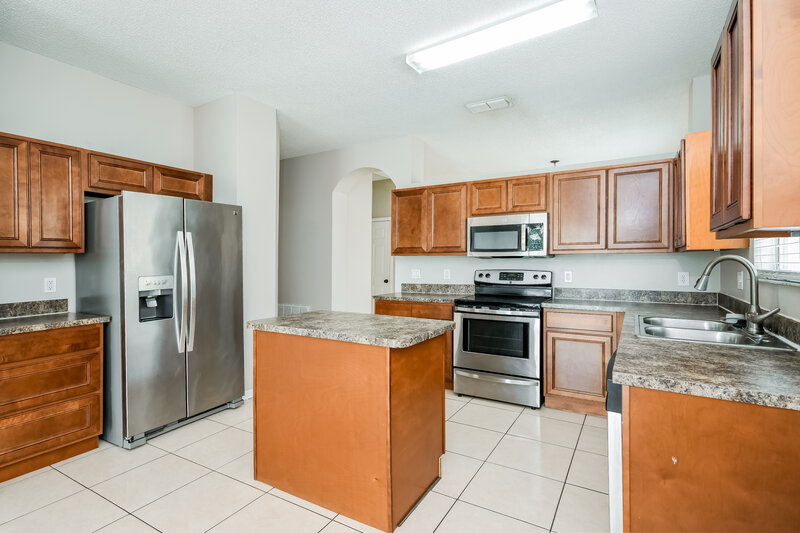 2,345/Mo, 2252 Mallard Creek Cir Kissimmee, FL 34743 Kitchen View 2