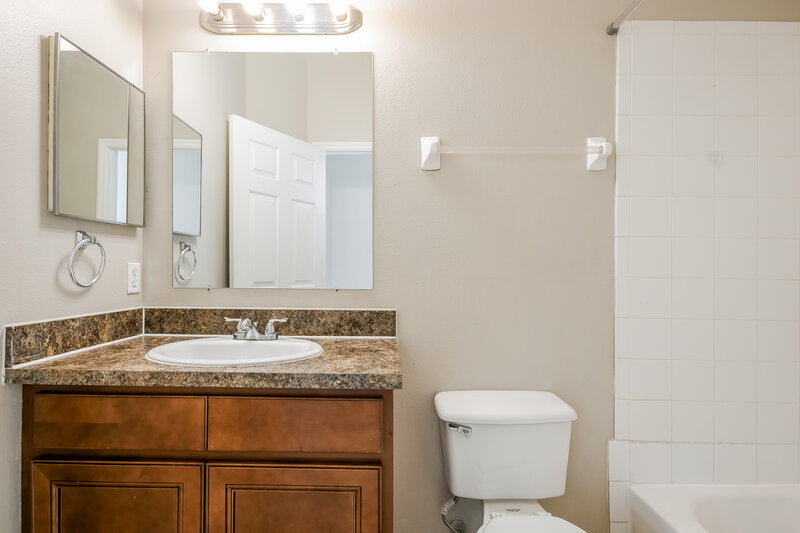 2,345/Mo, 2252 Mallard Creek Cir Kissimmee, FL 34743 Bathroom View