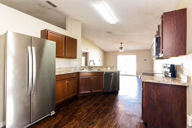 2,010/Mo, 103 Aurelia Ct Kissimmee, FL 34758 Kitchen View