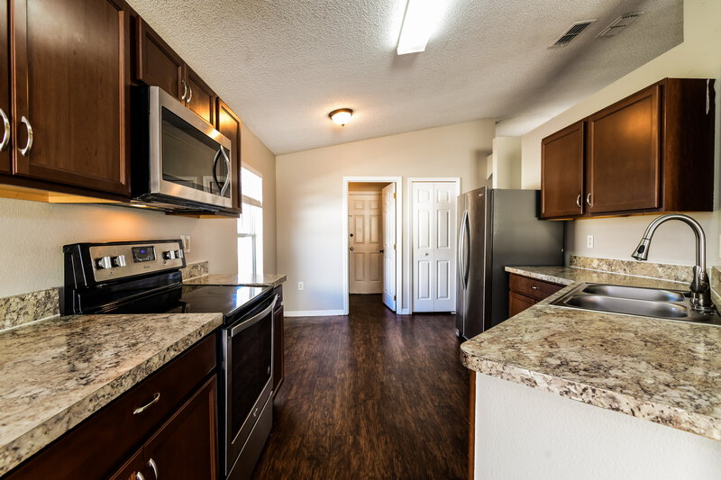 2,010/Mo, 103 Aurelia Ct Kissimmee, FL 34758 Kitchen View 2