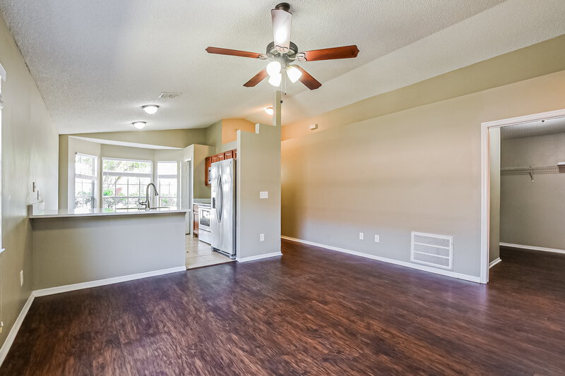 2,105/Mo, 13705 Glasser Ave Orlando, FL 32826 Living Room View