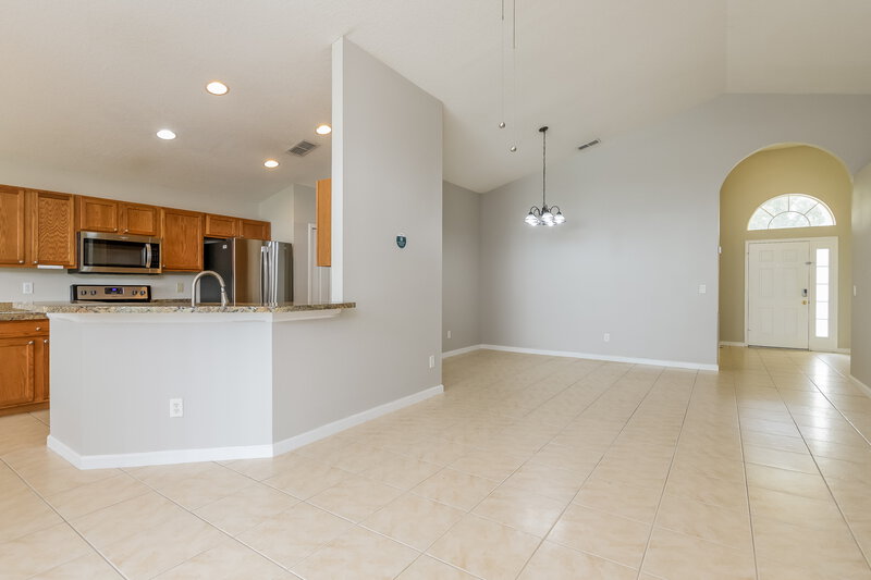 2,275/Mo, 15308 Markham Dr Clermont, FL 34714 Living Room View 2