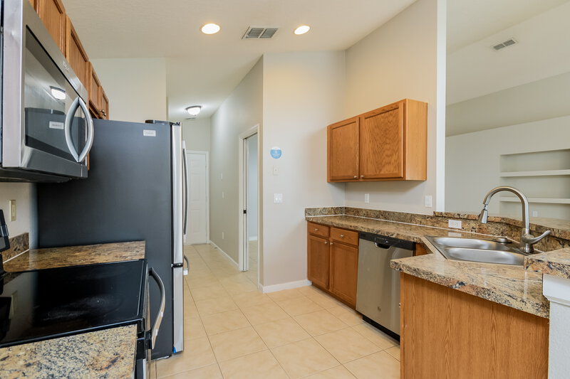 2,275/Mo, 15308 Markham Dr Clermont, FL 34714 Kitchen View