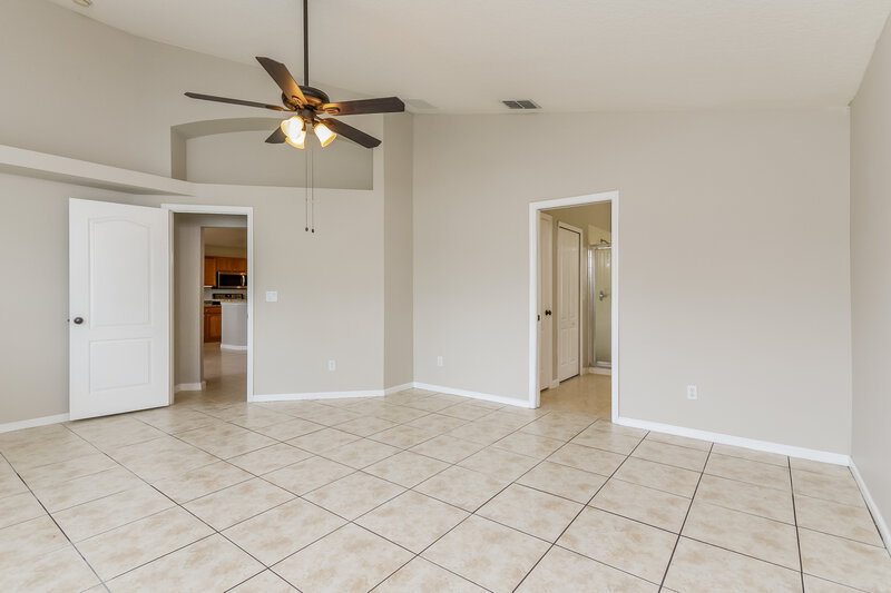 2,275/Mo, 15308 Markham Dr Clermont, FL 34714 Main Bedroom View 2