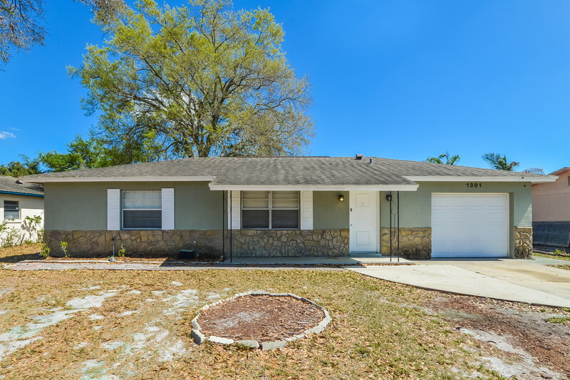 0/Mo, 1301 Baranova Rd Ocoee, FL 34761 External View