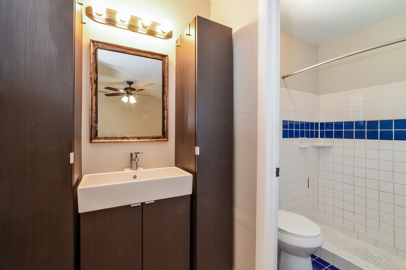 0/Mo, 1301 Baranova Rd Ocoee, FL 34761 Main Bathroom View