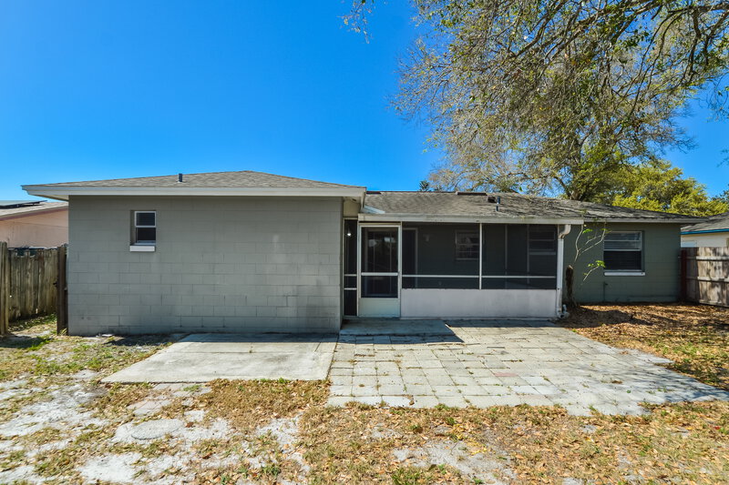 0/Mo, 1301 Baranova Rd Ocoee, FL 34761 Rear View