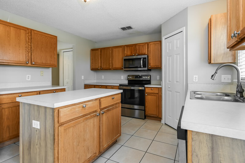 3,420/Mo, 2709 Garrett Nicholas Loop Kissimmee, FL 34746 Kitchen View