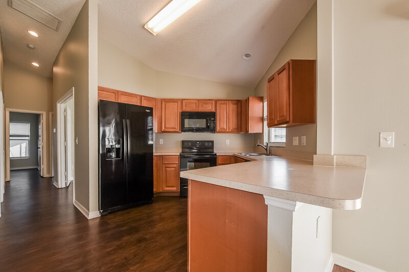 2,285/Mo, 70 Pine Arbor Dr Orlando, FL 32825 Kitchen View