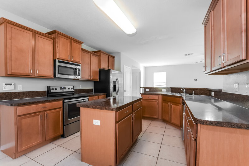 2,390/Mo, 1928 Acacia Dr Kissimmee, FL 34758 Kitchen View