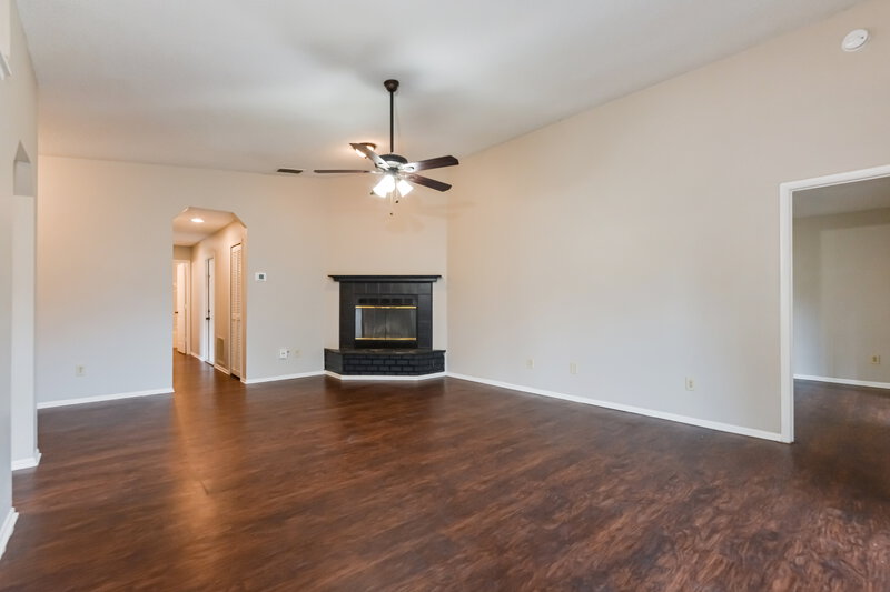 2,080/Mo, 14056 Ithaca Way Orlando, FL 32826 Living Room View 2