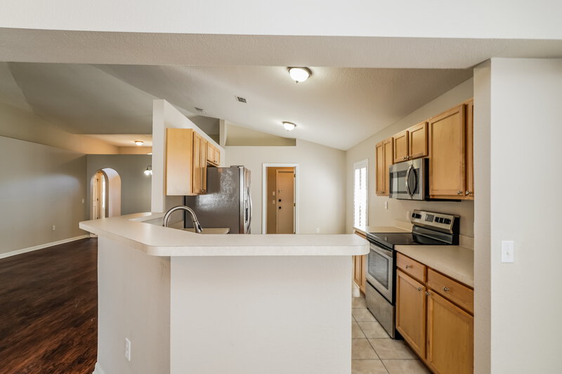 1,890/Mo, 2109 Tealwood Cir Tavares, FL 32778 Kitchen View 3