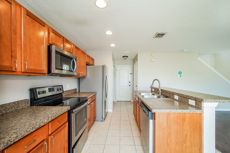 2,270/Mo, 1748 Portcastle Cir Winter Garden, FL 34787 Kitchen View 3