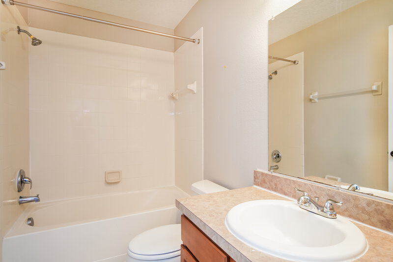 2,270/Mo, 1748 Portcastle Cir Winter Garden, FL 34787 Bathroom View