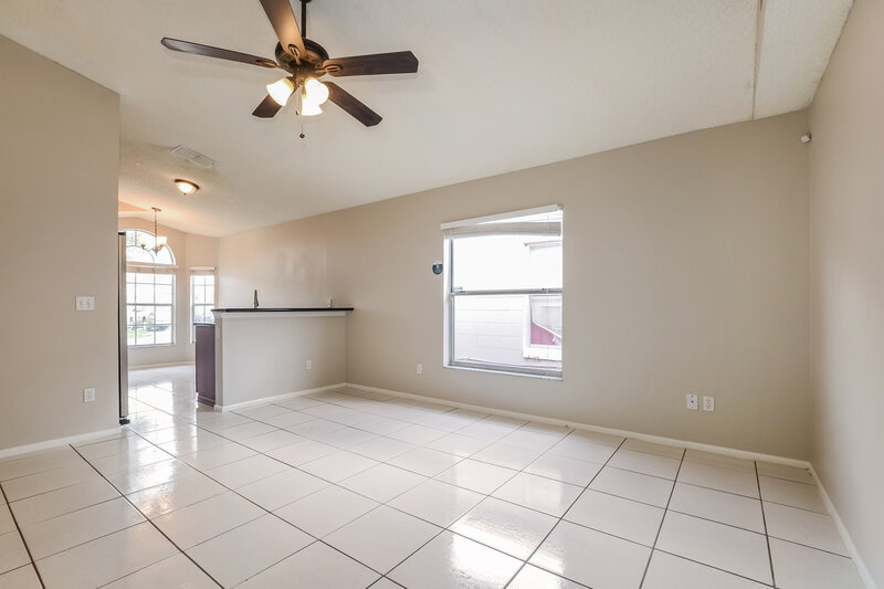 1,920/Mo, 1793 Chatham Cir Apopka, FL 32703 Living Room View