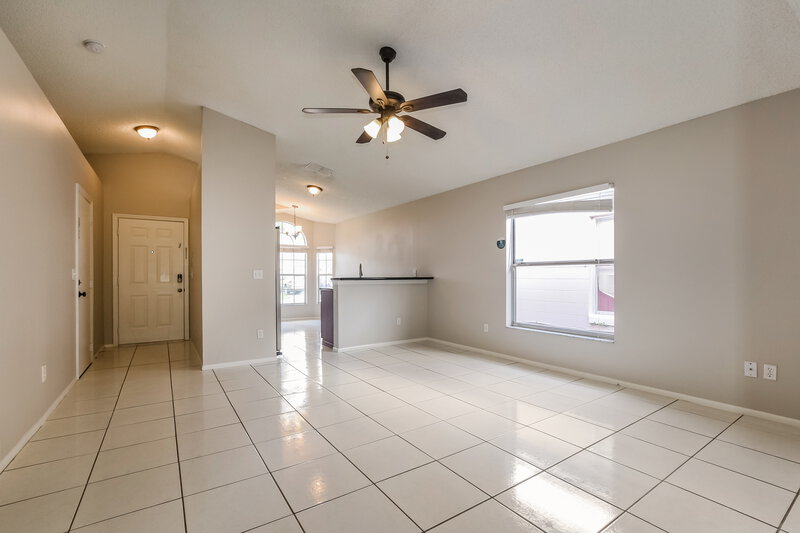 1,920/Mo, 1793 Chatham Cir Apopka, FL 32703 Living Room View 2