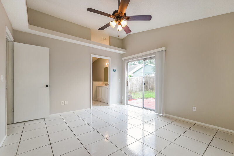 1,920/Mo, 1793 Chatham Cir Apopka, FL 32703 Main Bedroom View