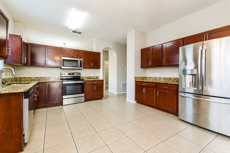 2,435/Mo, 1828 Putney Cir Orlando, FL 32837 Kitchen View 2