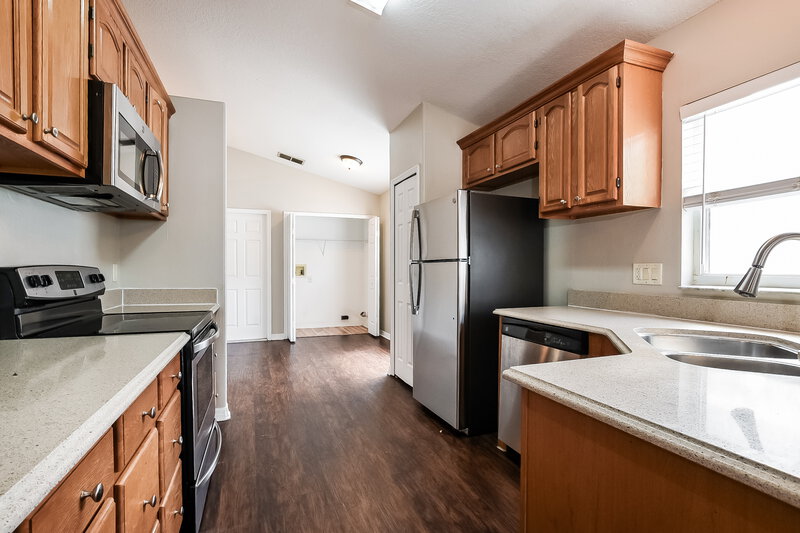 2,420/Mo, 10733 Brown Trout Cir Orlando, FL 32825 Kitchen View 2