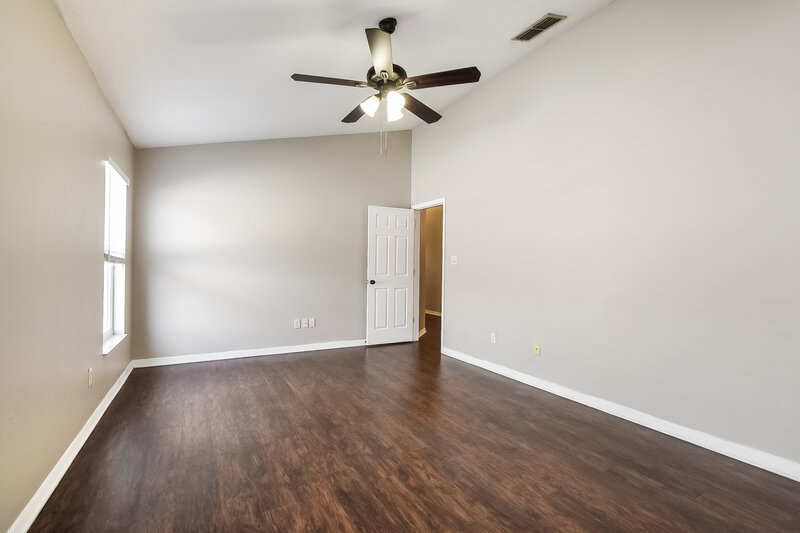 2,420/Mo, 10733 Brown Trout Cir Orlando, FL 32825 Main Bedroom View 2