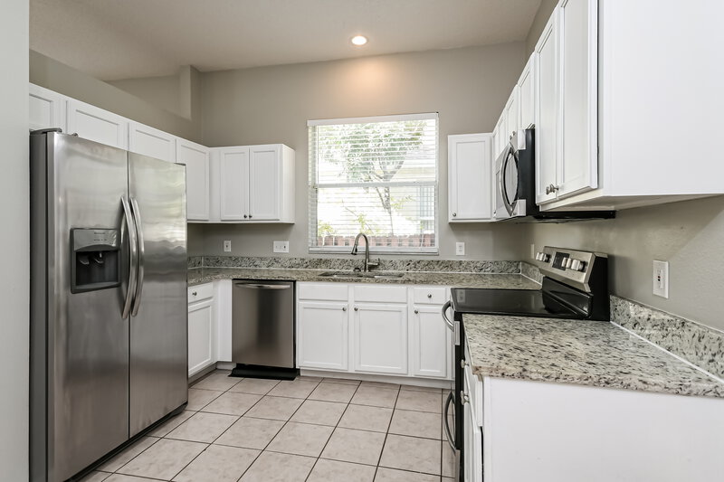 2,785/Mo, 1125 Cherry Valley Way Orlando, FL 32828 Kitchen View 2