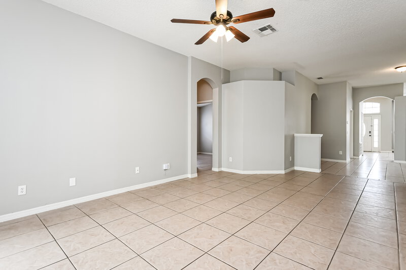 2,785/Mo, 1125 Cherry Valley Way Orlando, FL 32828 Family Room View 2