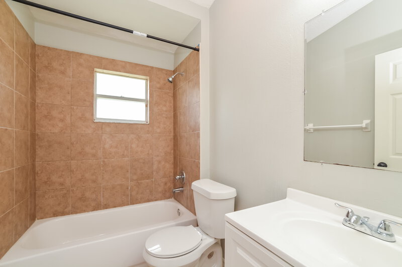 2,730/Mo, 1125 Cherry Valley Way Orlando, FL 32828 Bathroom View