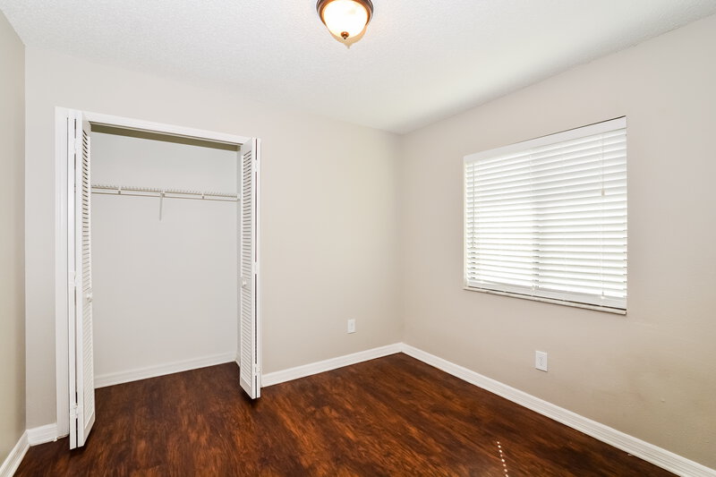 2,170/Mo, 215 River Chase Dr Orlando, FL 32807 Bedroom View