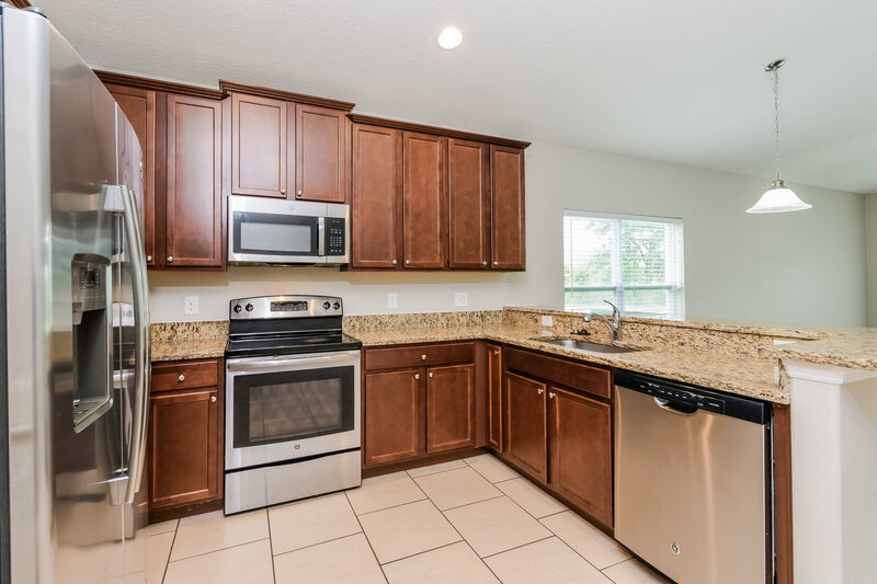 2,080/Mo, 3517 Hook Bill Dr Saint Cloud, FL 34772 Kitchen View