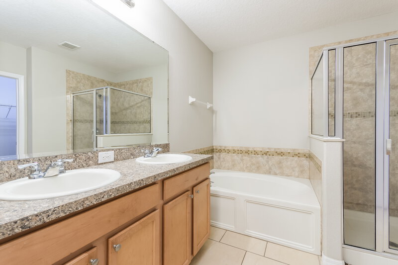 2,080/Mo, 3517 Hook Bill Dr Saint Cloud, FL 34772 Bathroom View