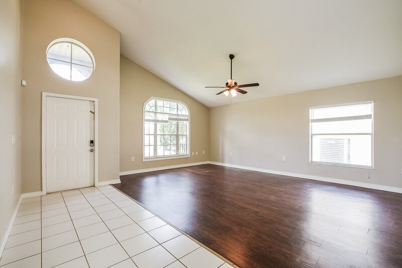 2,430/Mo, 1718 Putney Cir Orlando, FL 32837 Foyer View