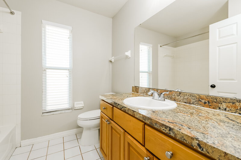 2,545/Mo, 1718 Putney Cir Orlando, FL 32837 Bathroom View