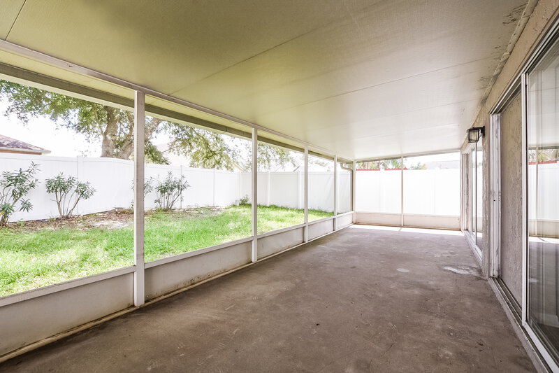 2,430/Mo, 1718 Putney Cir Orlando, FL 32837 Screened Patio View