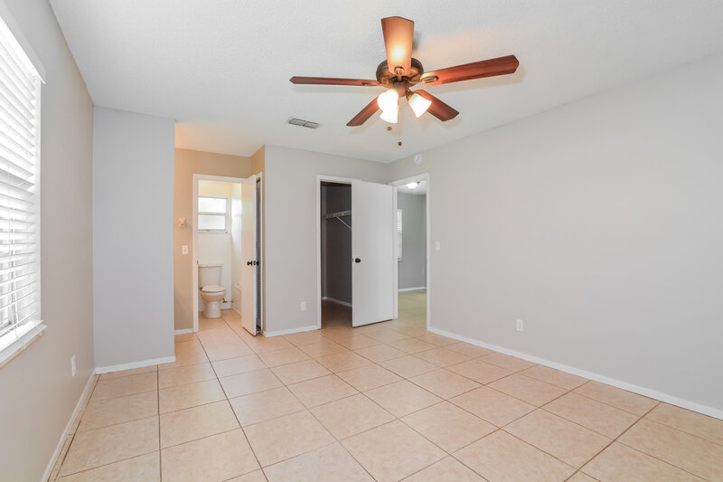 2,400/Mo, 3016 Village Hill Pl Winter Park, FL 32792 Main Bedroom View 2