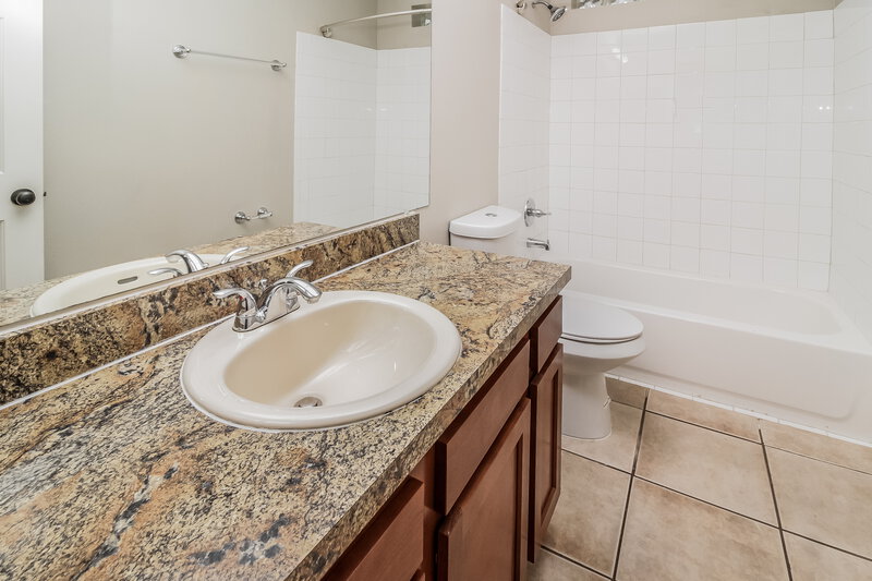 1,820/Mo, 13083 Odyssey Lake Way Orlando, FL 32826 Bathroom View