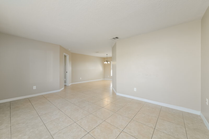 2,430/Mo, 2782 Muscatello St Orlando, FL 32837 Living Room View