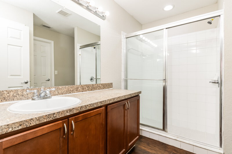 1,965/Mo, 2533 Bobby Lee Lane Saint Cloud, FL 34772 Main Bathroom View