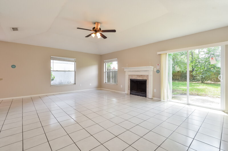 2,580/Mo, 368 N Crossbeam Dr Casselberry, FL 32707 Living Room View 2