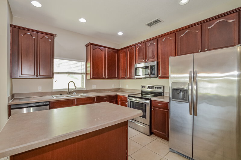 2,275/Mo, 2061 Ribbon Falls Pkwy Orlando, FL 32824 Kitchen View 2