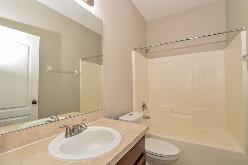 2,275/Mo, 2061 Ribbon Falls Pkwy Orlando, FL 32824 Bathroom View