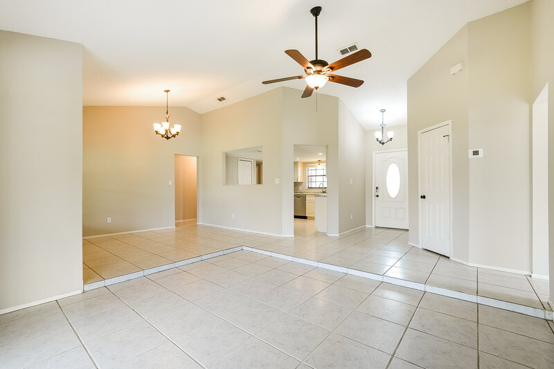 2,390/Mo, 1000 Dinero Dr Winter Springs, FL 32708 Family Room View 2