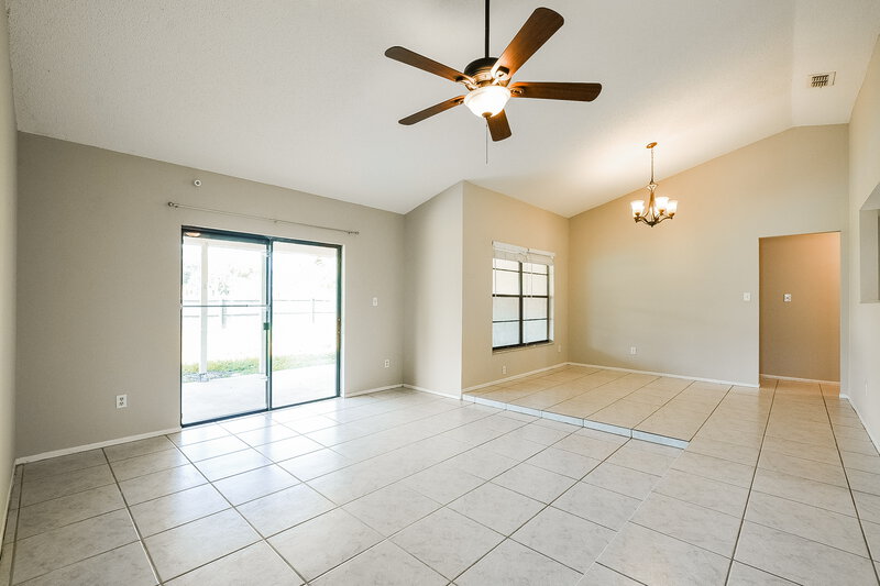 2,390/Mo, 1000 Dinero Dr Winter Springs, FL 32708 Family Room View 3