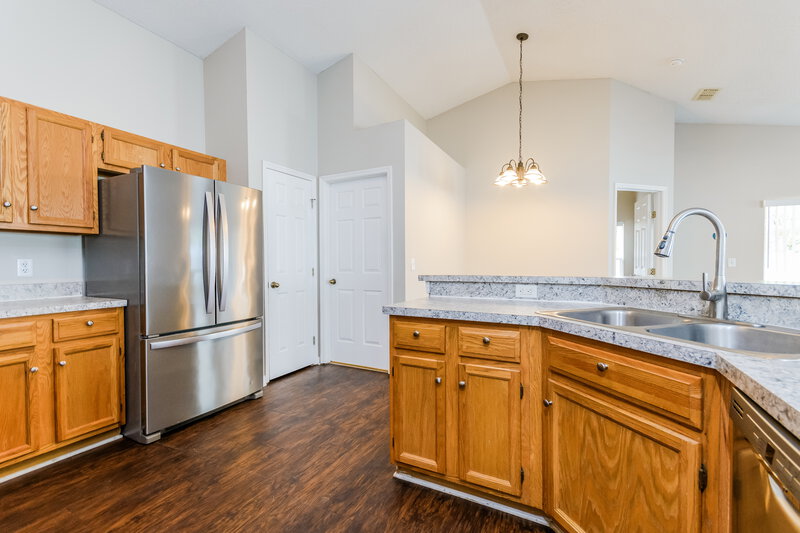 2,245/Mo, 1207 Whitewood Way Clermont, FL 34714 Kitchen View 2